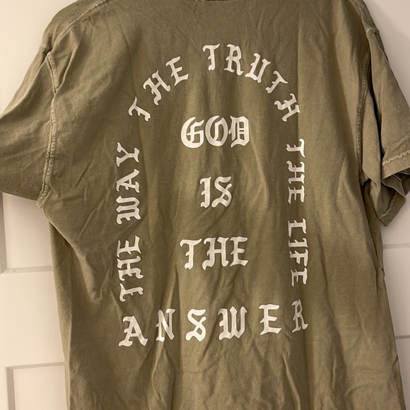 used medium jesus saves green tshirt - Picture 2 of 3